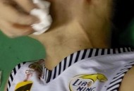 中国球迷遇袭致重伤,中国球迷痛哭