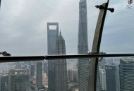 东方明珠玻璃疑热炸,东方明珠的玻璃会碎吗？
