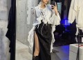 HR反对穿短裙被解雇,长沙女子20秒顺走平和堂专柜3000元裙子，店员将其网络曝光或被开除, 你怎么看？