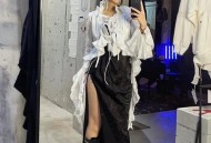 HR反对穿短裙被解雇,长沙女子20秒顺走平和堂专柜3000元裙子，店员将其网络曝光或被开除, 你怎么看？