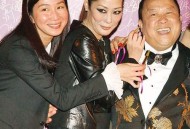 52岁局长涉性侵女子,如果领导对你有亲密举动怎么处理？