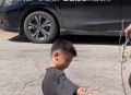 男童坟前喊妈收钱,城市户口的同姓老人去世，想埋在我地里的老坟旁，要5万可以吗？
