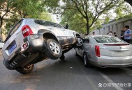 驾车碾死同学判死缓,开车撞死学生事件