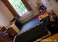 男留学生住女生宿舍,英国大学可以带陪读的家属入住宿舍吗···就是女朋友什么的=。=？