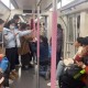 带不同小孩地铁乞讨,地铁乞讨合法吗？