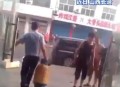 冲进火场救妻都烧伤,浙江一小吃店起火母子3人死亡，丈夫幸免于难，丈夫怎么没施救？