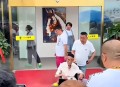 管猴子被游客指责,对于流浪大师的走红，大量网友围观，这一现象你怎么看？
