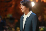阿杜悼念母亲,杜兰特回应格林母亲言论，阿杜表示“我爱她，她就像我的母亲”。你怎么看？