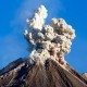 日火山喷发灰柱5千米,火山喷发灰柱冲上万米高空