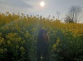女生上山途中走丢,衣服丢在大山上不捡可以吗？