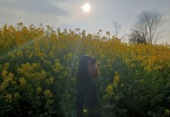 女生上山途中走丢,衣服丢在大山上不捡可以吗？