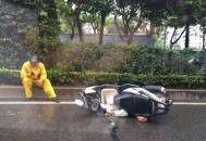 外卖骑手被造谣猝死,美团外卖小哥交通事故把人撞死怎么？
