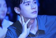 龚俊右眼窝处受伤,