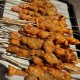 脖子被扎多根烧烤签,羊脖子肉适合烧烤吗？