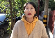 女车主摇中88888车牌,女子摇到888车牌