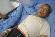 50岁怀孕诱发癌症,公司财务人员私自挪用公款50万给癌症晚期的父亲看病，你会如何处理？