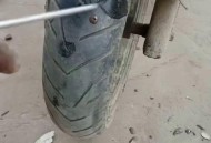 3车12胎被扎胎钉 ,电动车胎被钉扎了怎么办？