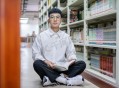坐着看书月薪过万,坐着读书的好处？详细的？