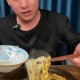 吃米线放麻油险窒息,吃米线 多放麻油对身体有害吗