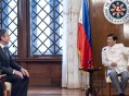 美国防部长已读乱回,美国海军要“反”了？海军高级将领集体向政府通告：平反舰长克罗泽！你如何评价？