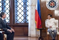 美国防部长已读乱回,美国海军要“反”了？海军高级将领集体向政府通告：平反舰长克罗泽！你如何评价？