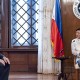 美国防部长已读乱回,美国海军要“反”了？海军高级将领集体向政府通告：平反舰长克罗泽！你如何评价？