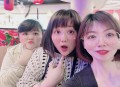 同时与俩富婆谈恋爱,两个富婆争一个男孩子