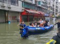 贵州山洪冲入居民楼,贵州剑河突降大暴雨35人被山洪围困，消防员奔赴现场紧急救援, 你怎么看？