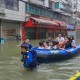 贵州山洪冲入居民楼,贵州剑河突降大暴雨35人被山洪围困，消防员奔赴现场紧急救援, 你怎么看？