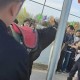景区摸马肚子被狠咬,摸马马会咬人吗