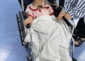 男童18楼坠下生还,2岁女童从18楼坠落，家有幼童的父母如何保障孩子的安全？