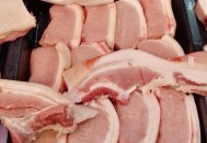 商家往猪肉上抹硼砂,猪肉抹了硼砂用醋和盐能洗掉吗？