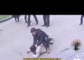 205斤小伙被风吹倒,男子被风吹走