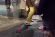 外卖员与员工起冲突,外卖员与店家产生冲突的根本原因是什么？