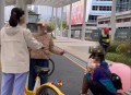 8岁女童被撞身亡,南阳8岁小学生下校车后过马路被撞身亡，谁该担责？