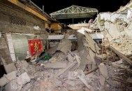 一饭店房顶发生塌陷,临汾一饭店坍塌，死伤多少人？是不是楼板房都要拆除了？