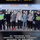 男子街头无差别砍人,如果有一名精神病患者，正在街头持刀追砍行人，请问警察是否有权直接击毙？