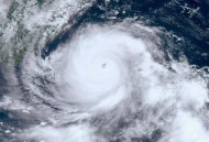 台风天海上漂5小时,台风会吸海水吗？