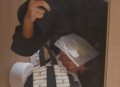 警员女厕偷拍近60人,在大街上小便怎么处罚？