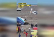 俄客机失事原因,一部俄罗斯空难电影飞机中途救灾民遇到火山爆发，然后两部飞机空中转移乘客？