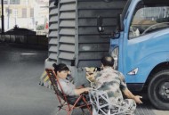 环卫工台风天清树枝,4级风和5级风能把树刮倒吗?