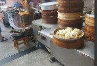 学校一间宿舍住百人 ,有个几百人的工地宿舍，附近没有早餐店，做个摊位卖早餐怎么样？