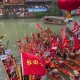 凤凰古城百人抢鸭子,凤凰古城的名品鸭是么名称？