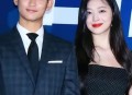 金秀贤豪宅被查封,跟金秀贤一起代言可口可乐的那个女孩是谁?叫什么？