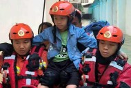 消防员高速救40多人,消防员高速救40多人视频