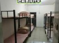 新生被迫住高价宿舍,有的企业将大学校园内的住宿楼改造成公寓对新生进行高价收费导致校内宿舍紧张，你怎么看？