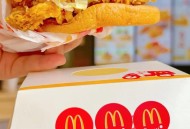 麦当劳新包装诡异,为什么麦当劳有些汉堡是纸包装的，有些是放在盒子里的？
