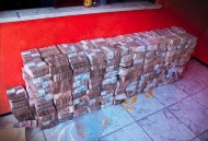 窃贼打洞进银行金库,盗窃银行金库