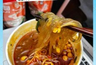麻六记酸辣粉发霉,酸辣椒有白色的浮沫怎么办？