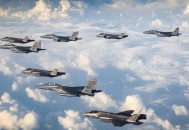 美第2架B-21轰炸机,美国空军最新的B-21轰炸机将于哪一年投入使用？
